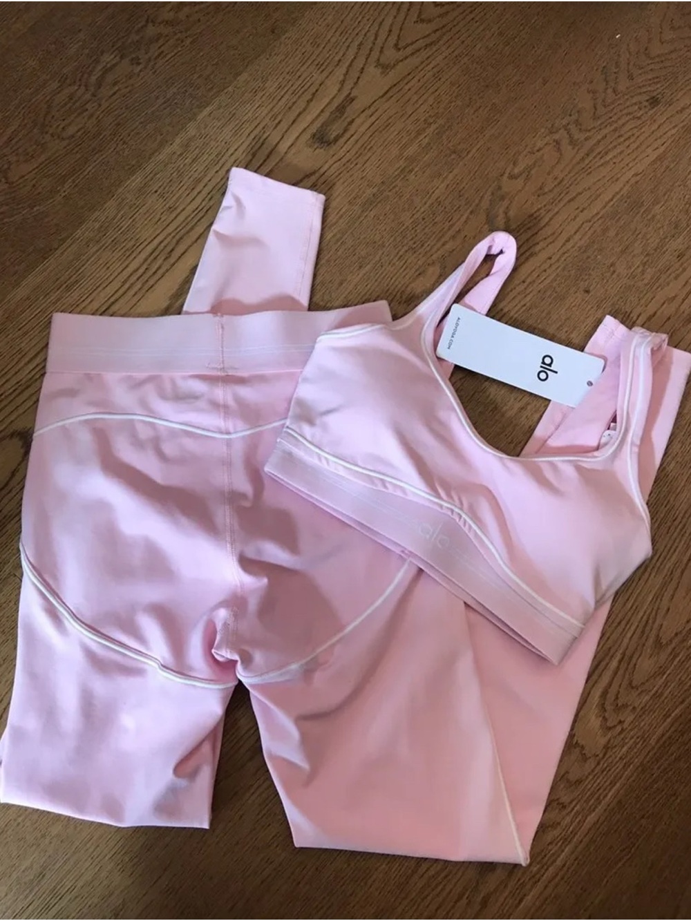 ALO Yoga Light Pink Sports Bra and Leggings Set